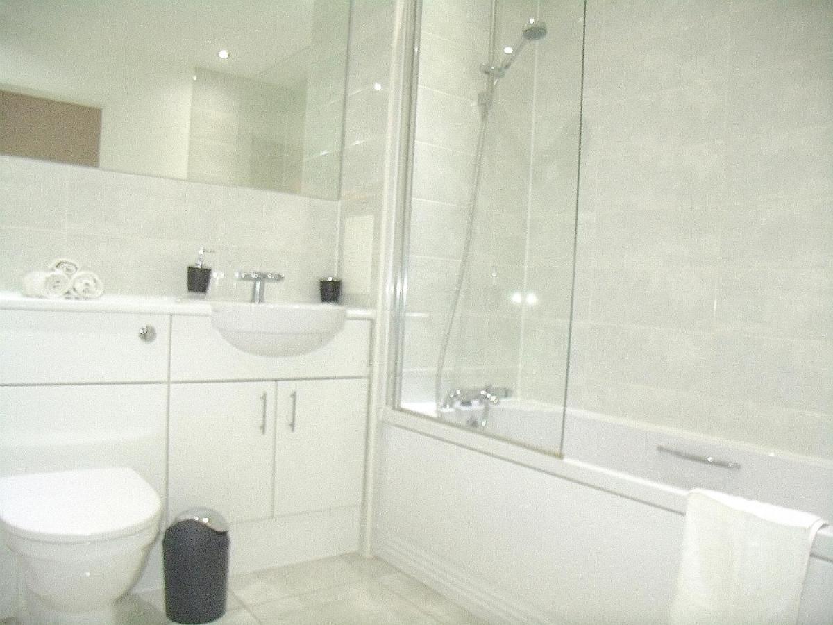 New Central Woking 1 And 2 Bedroom Apartments With Free Gym, Close To Train Station Esterno foto