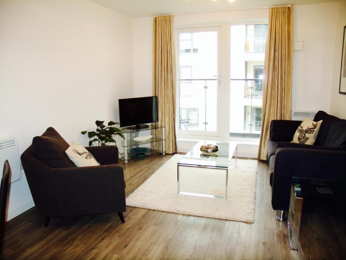 New Central Woking 1 And 2 Bedroom Apartments With Free Gym, Close To Train Station Esterno foto