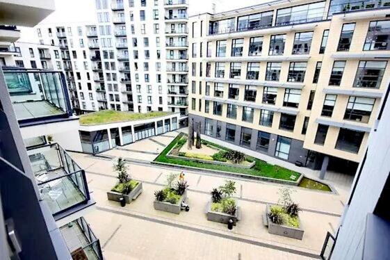 New Central Woking 1 And 2 Bedroom Apartments With Free Gym, Close To Train Station Esterno foto
