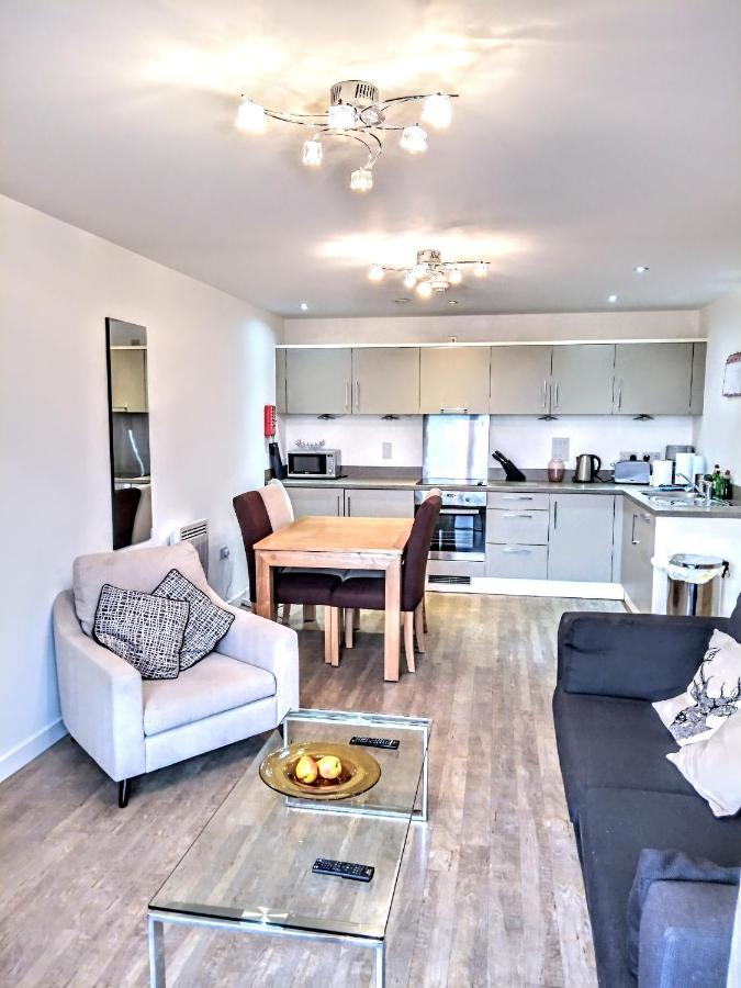New Central Woking 1 And 2 Bedroom Apartments With Free Gym, Close To Train Station Esterno foto
