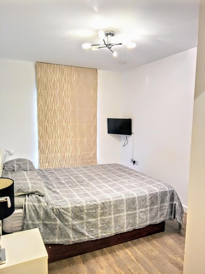 New Central Woking 1 And 2 Bedroom Apartments With Free Gym, Close To Train Station Esterno foto