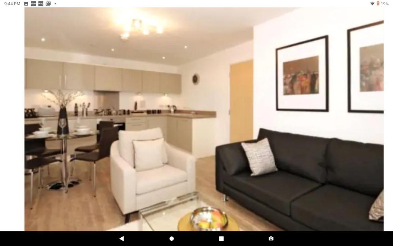 New Central Woking 1 And 2 Bedroom Apartments With Free Gym, Close To Train Station Esterno foto