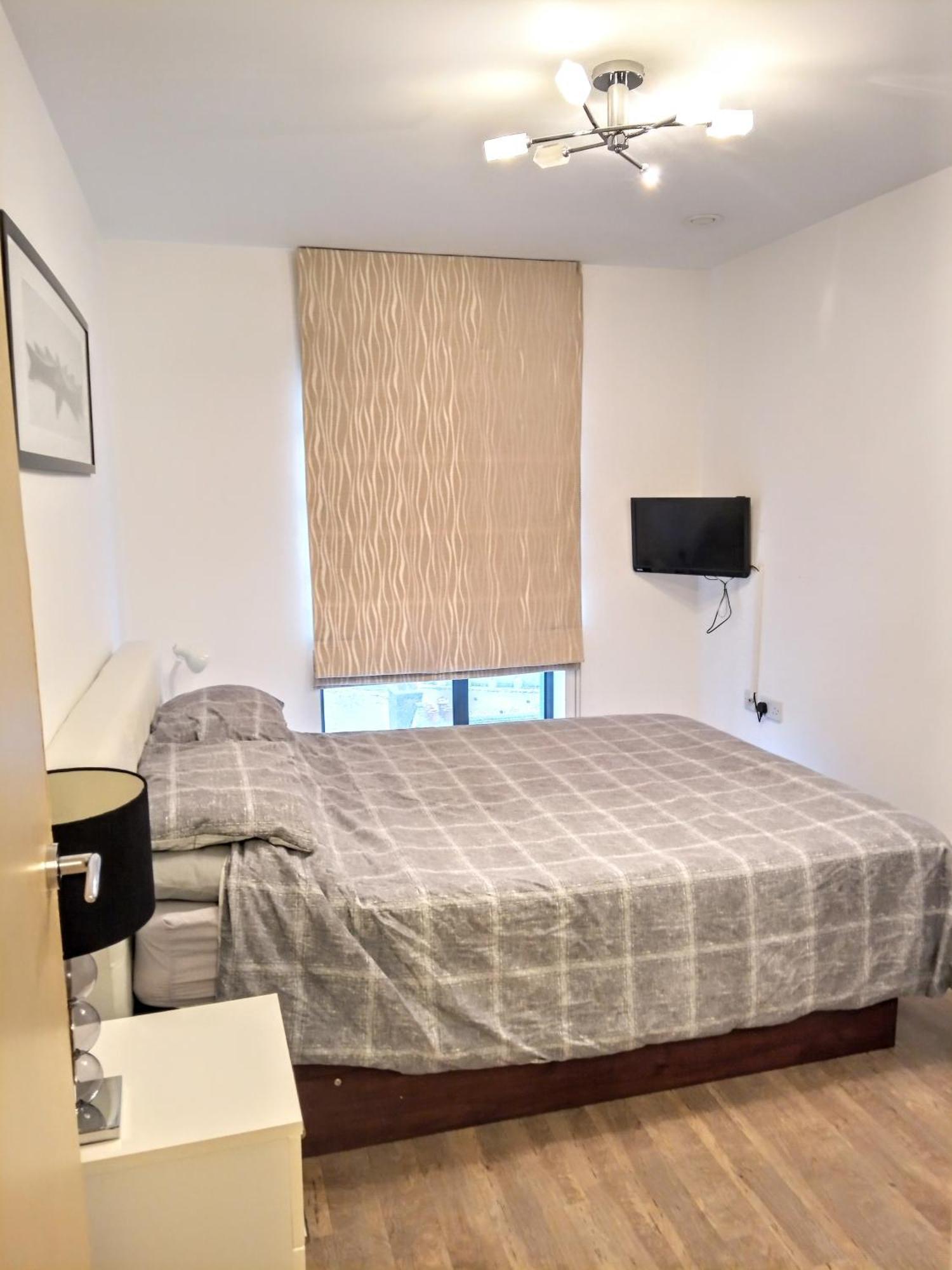 New Central Woking 1 And 2 Bedroom Apartments With Free Gym, Close To Train Station Esterno foto