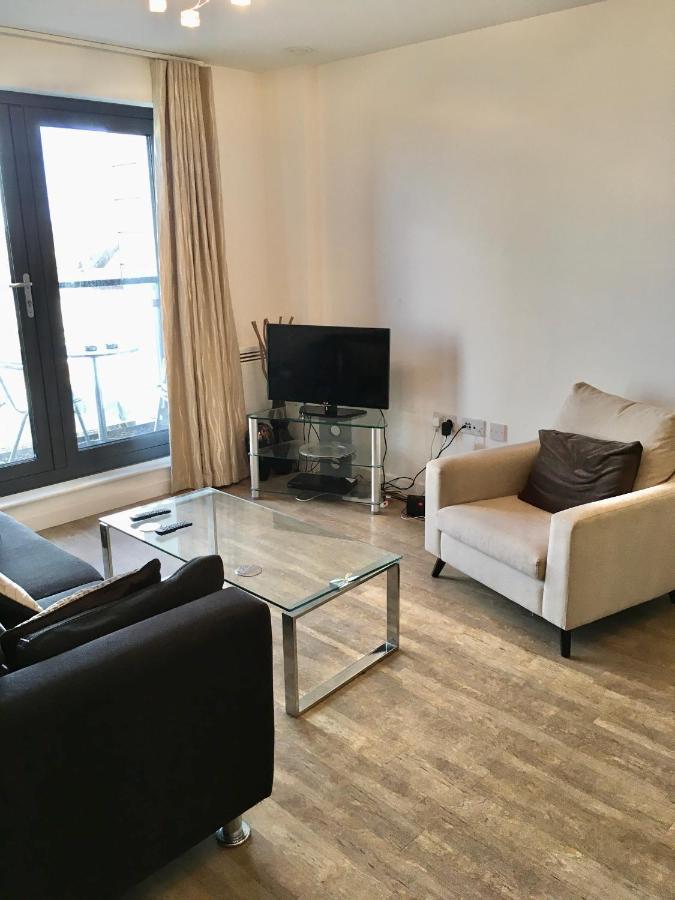 New Central Woking 1 And 2 Bedroom Apartments With Free Gym, Close To Train Station Esterno foto