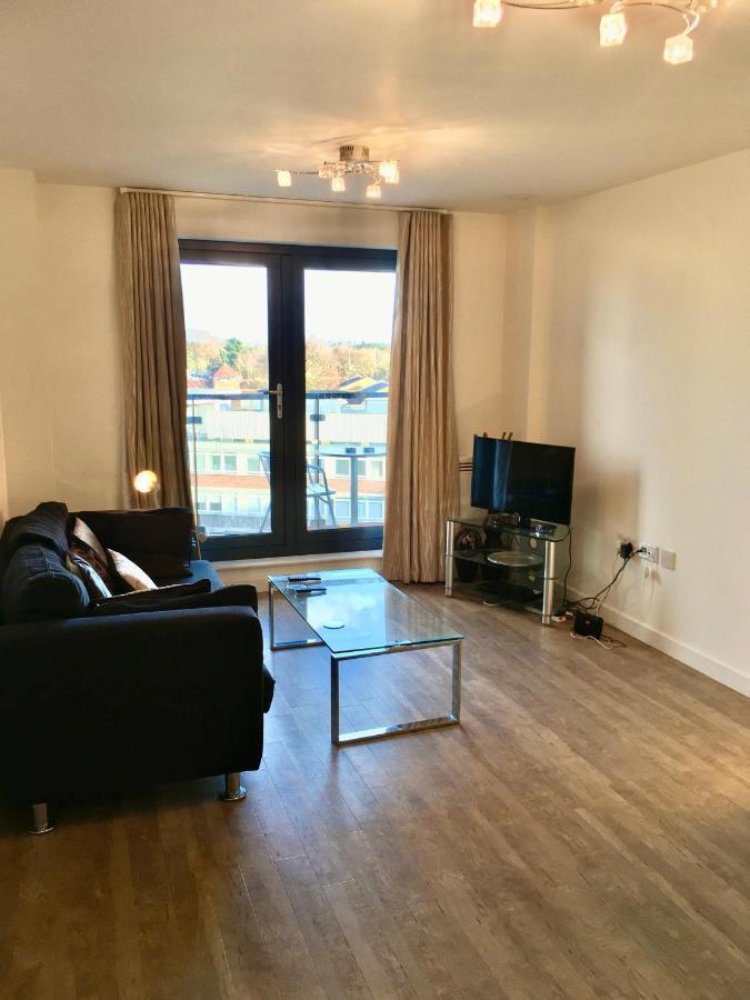 New Central Woking 1 And 2 Bedroom Apartments With Free Gym, Close To Train Station Esterno foto
